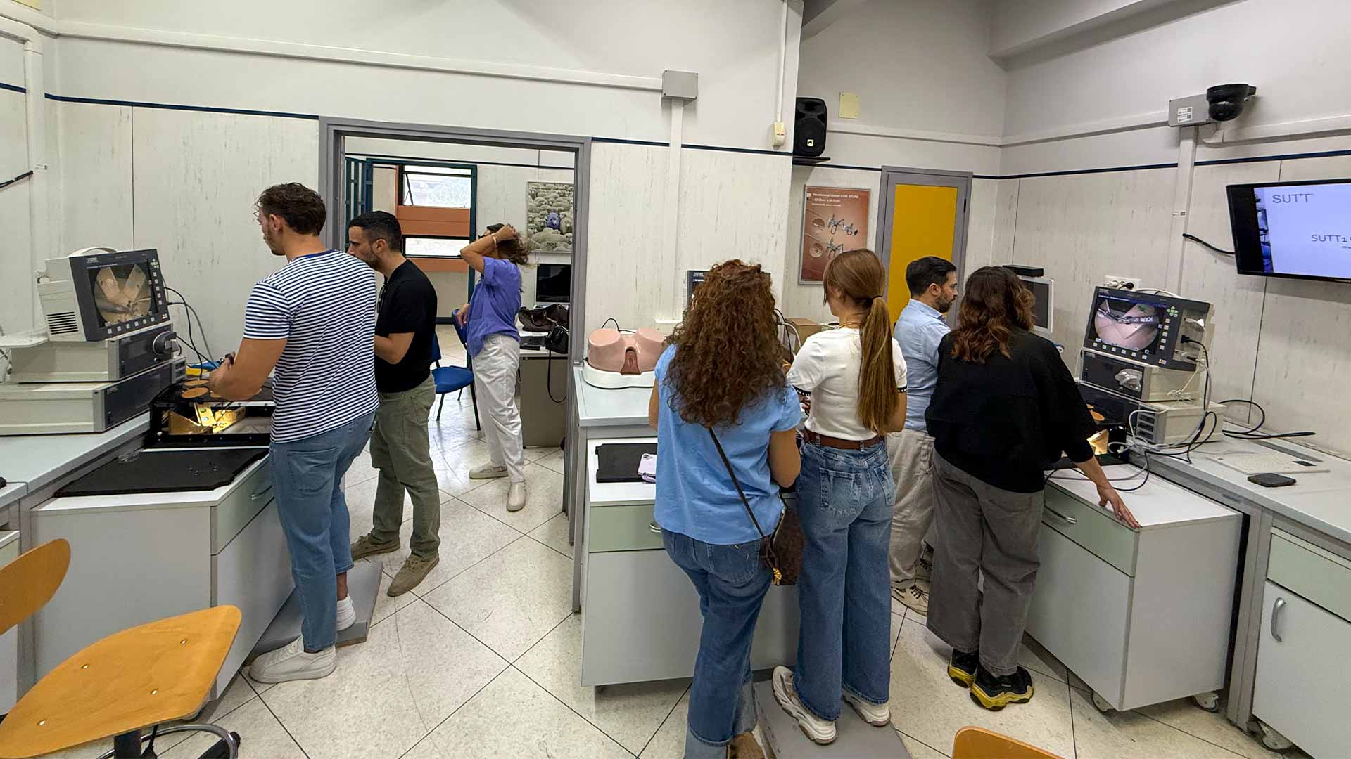 Supporting Surgical Education: Ten Physicians Achieve GESEA Level 1 Certification in Naples